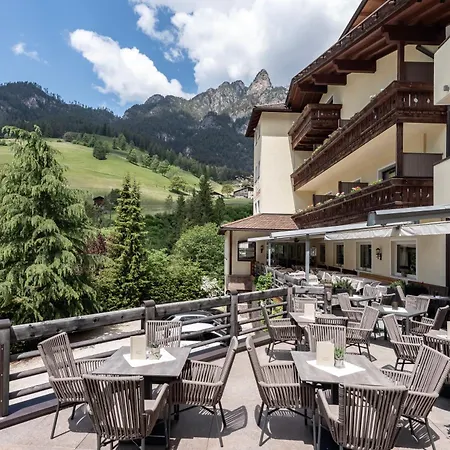 Dosses Hotel 4*